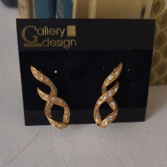 Vintage Gold Twisted Earrings Feminine Office Formal - Picture 7 of 7